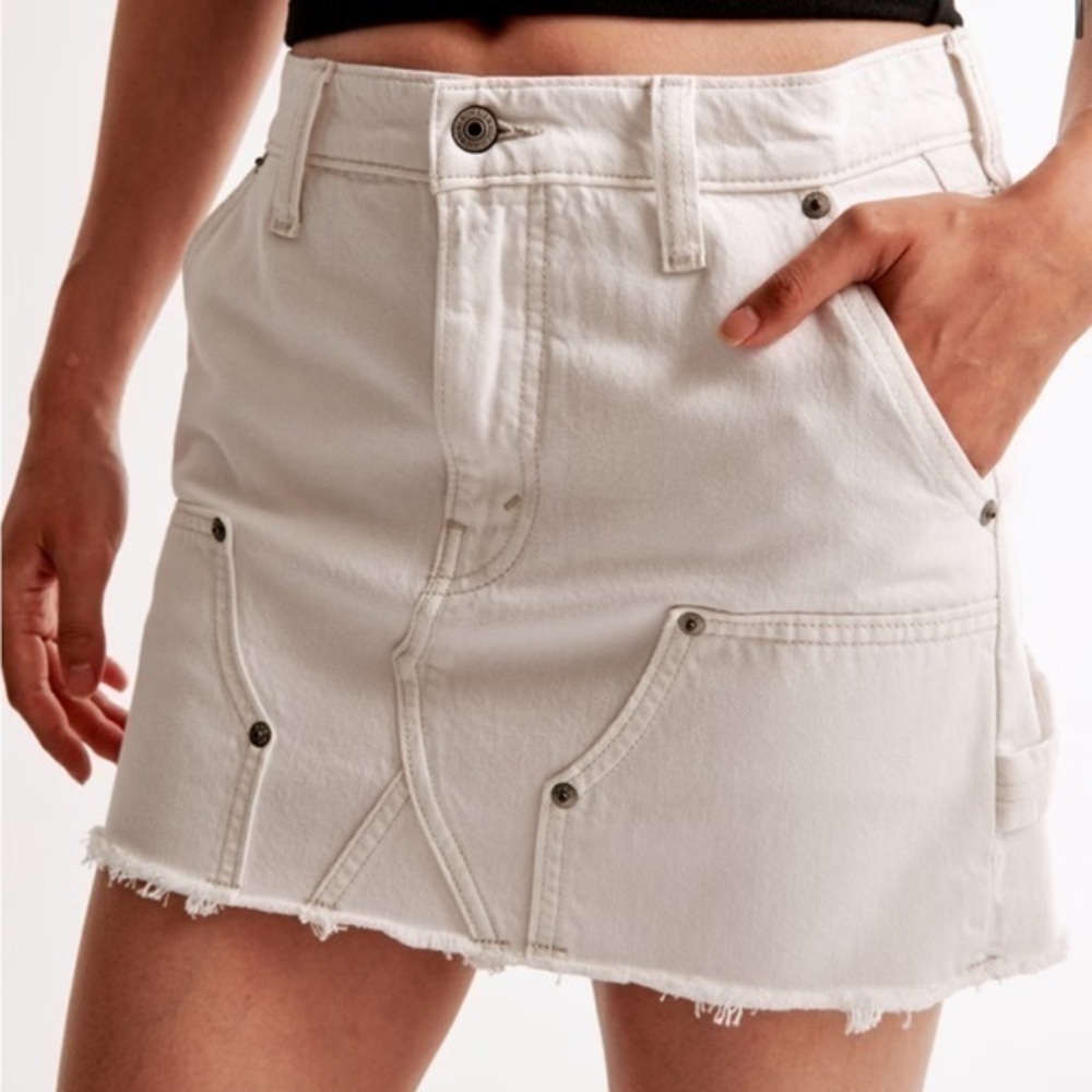 Abercrombie & Fitch Mid Rise Mini Skirt